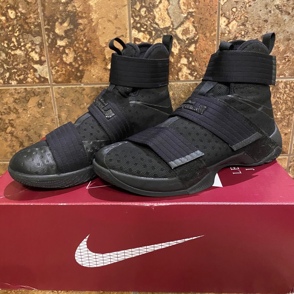 LeBron Zoom Soldier 10 - Triple Black